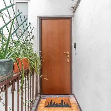 Metro A 2 Minuti - Nolo House, Fast Free Wi-fi * Μιλάνο