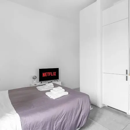 Metro A 2 Minuti - Nolo House, Fast Free Wi-fi Μιλάνο